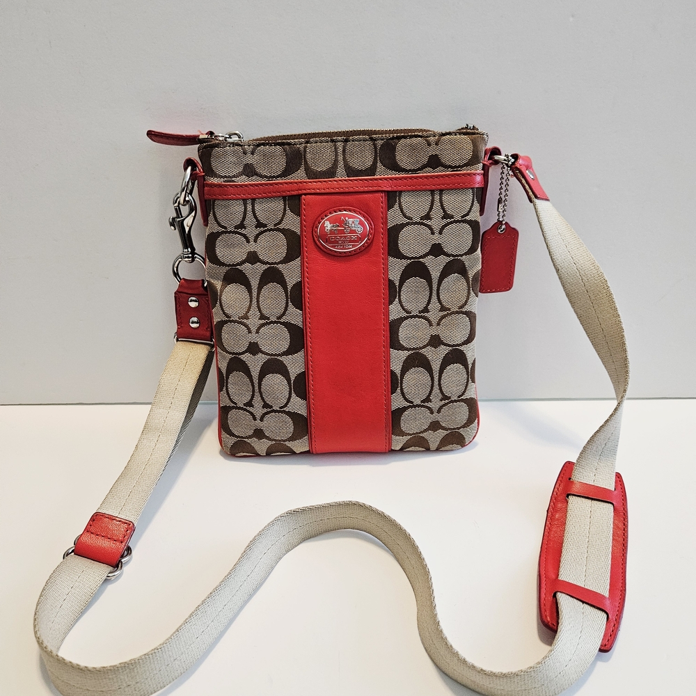 Vintage Coach Signature Crossbody Swingpack Bag